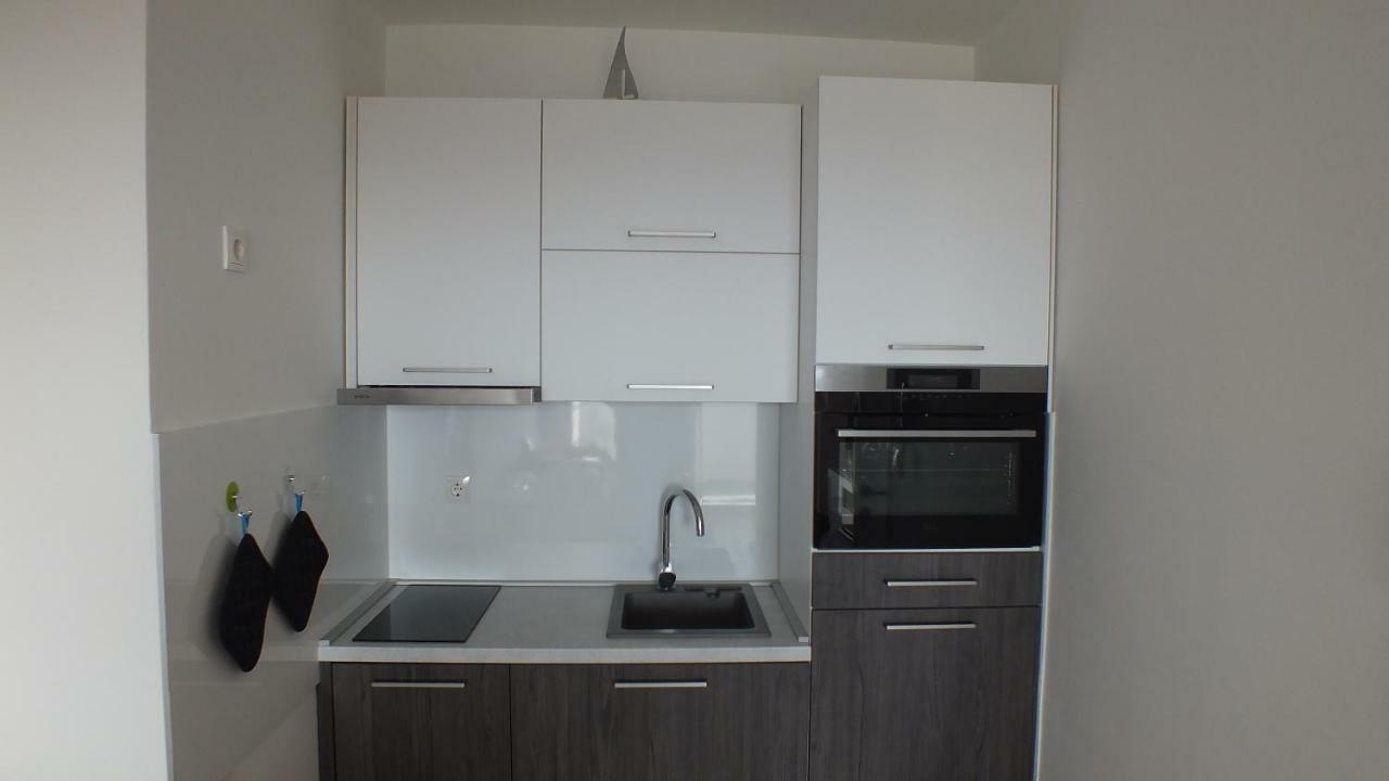Apartment Paulina Novalja Eksteriør bilde