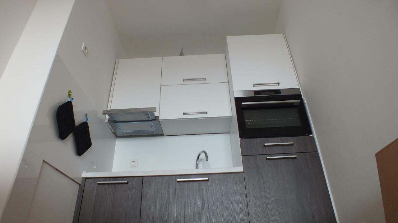 Apartment Paulina Novalja Eksteriør bilde