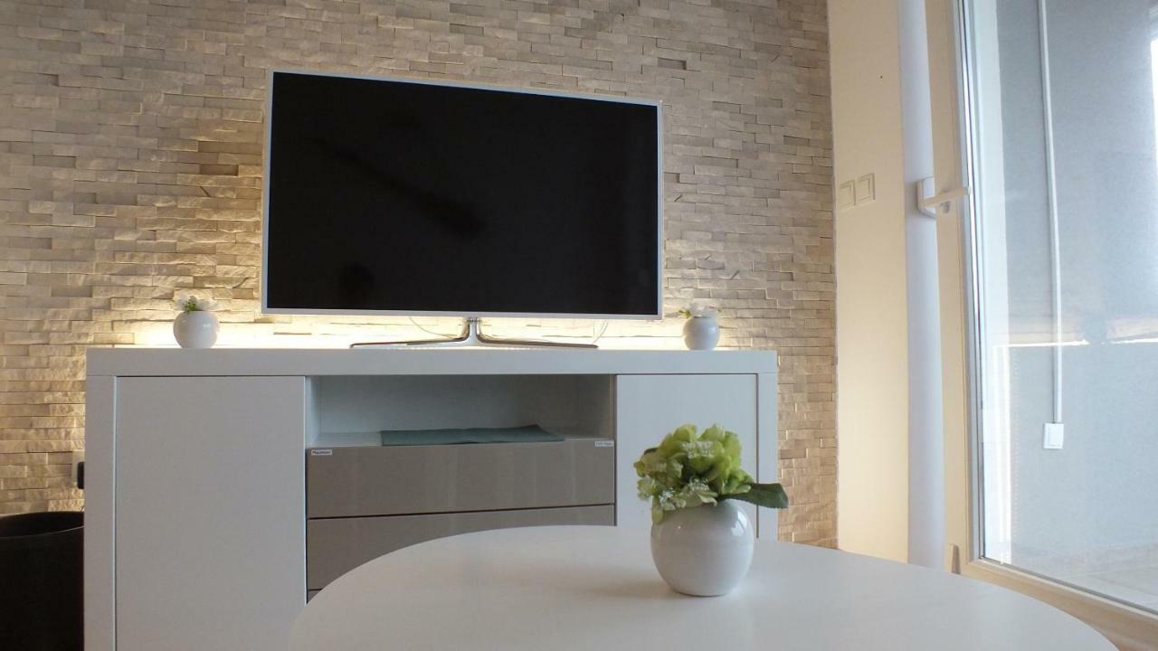 Apartment Paulina Novalja Eksteriør bilde